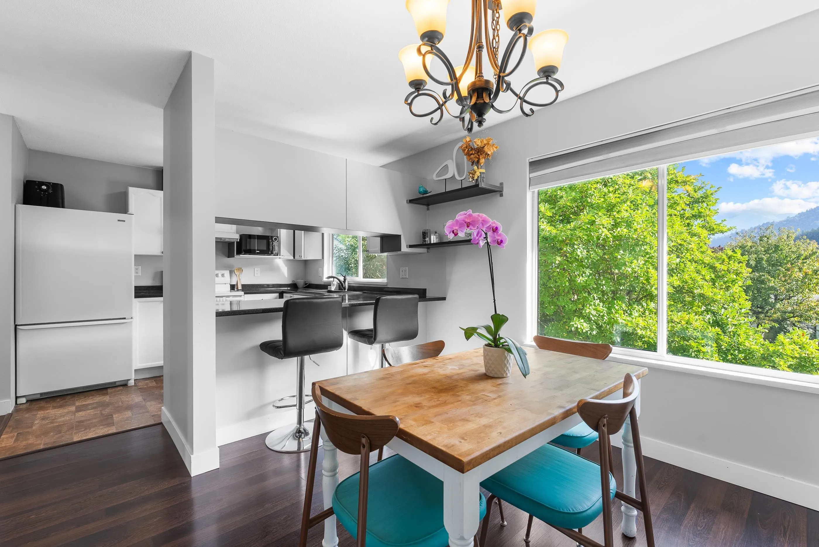 46 45740 Thomas Road