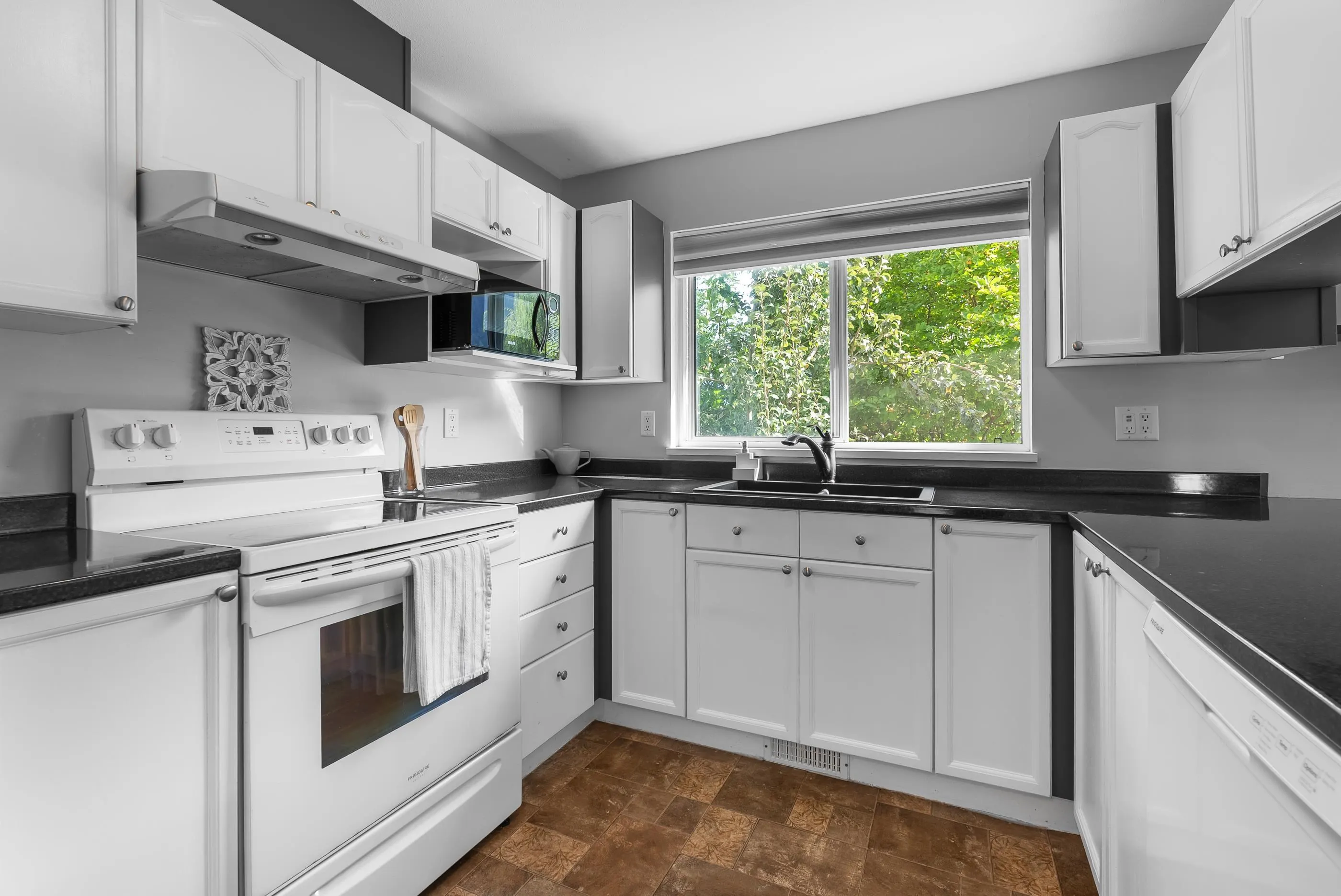 46 45740 Thomas Road