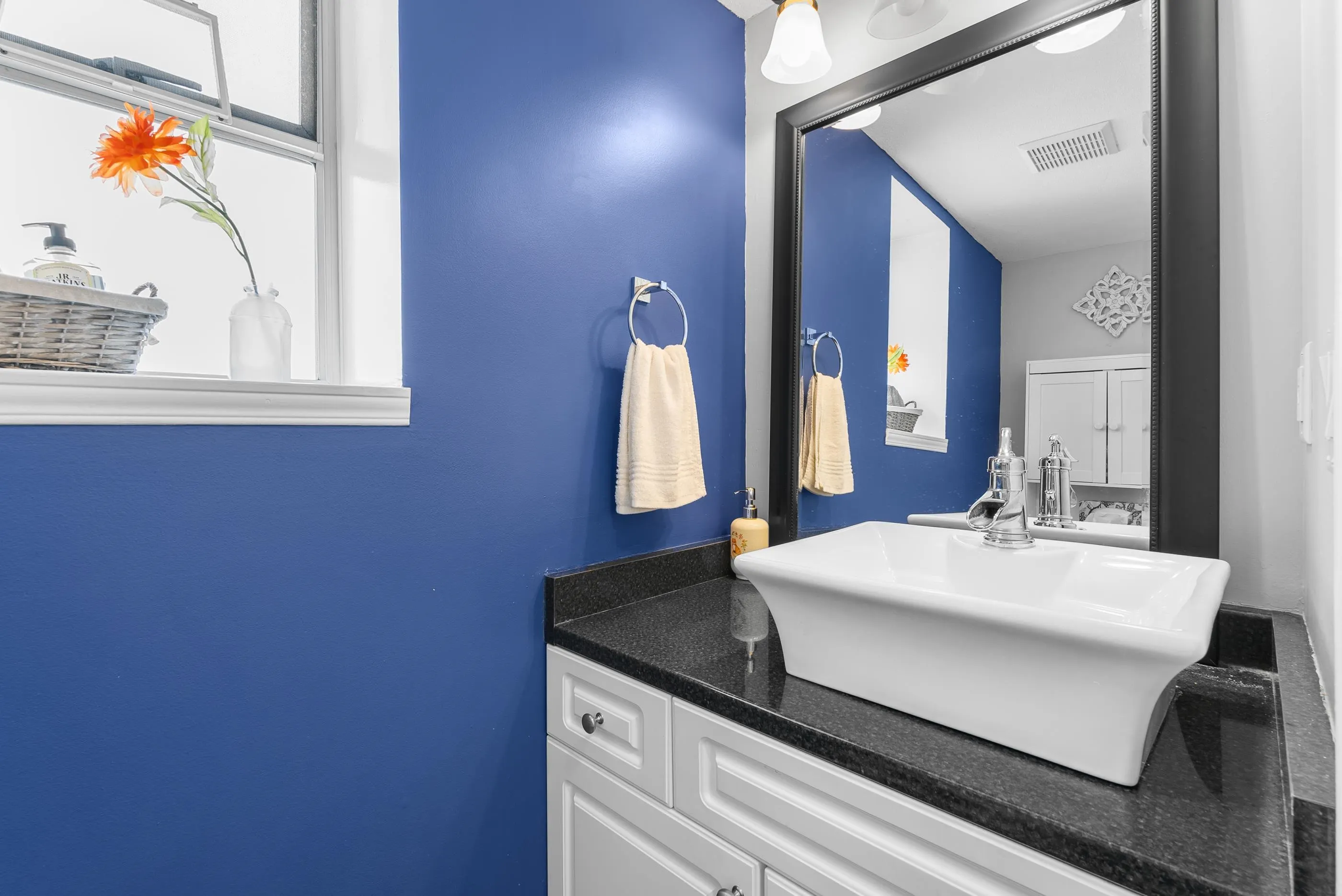 46 45740 Thomas Road