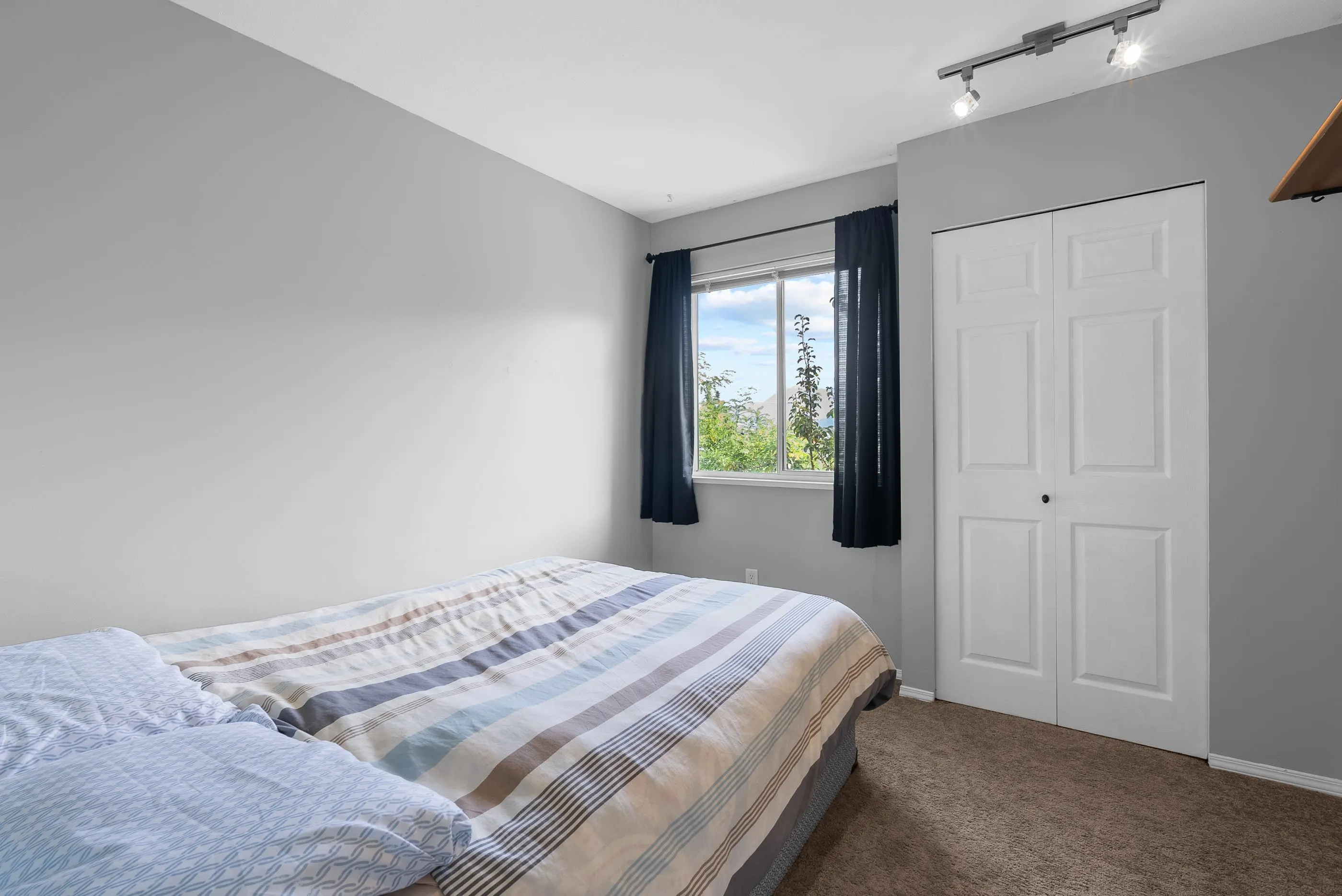 46 45740 Thomas Road