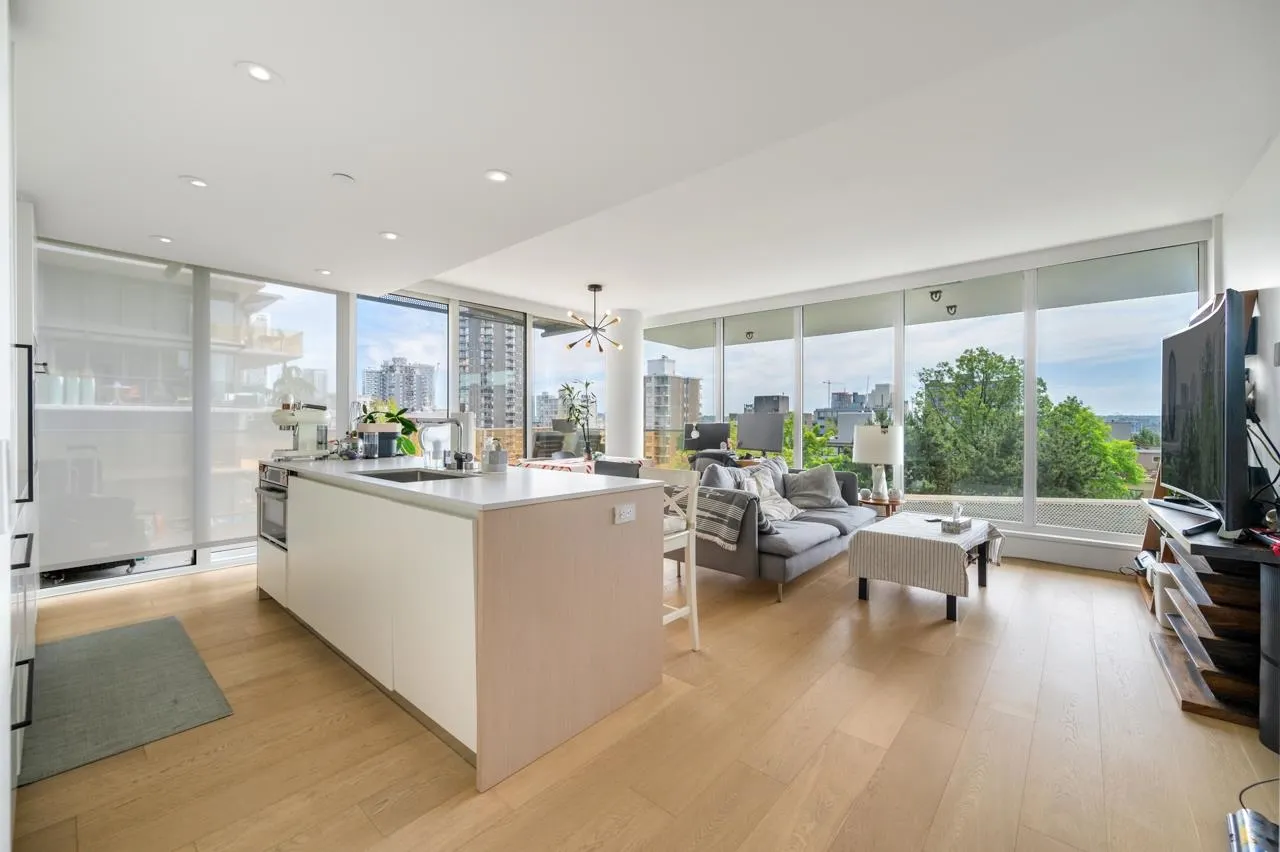 901 1180 Broughton Street