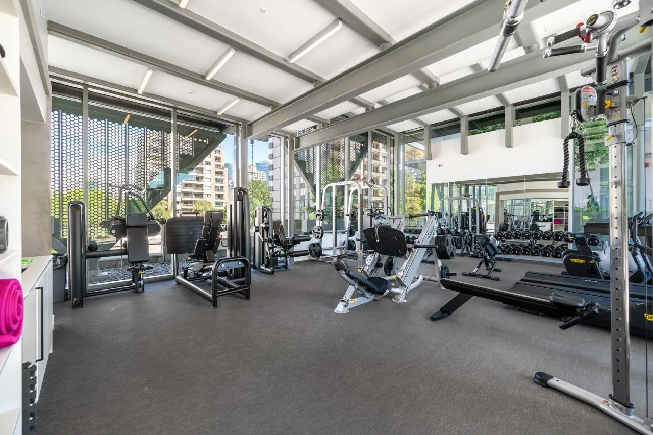 901 1180 Broughton Street