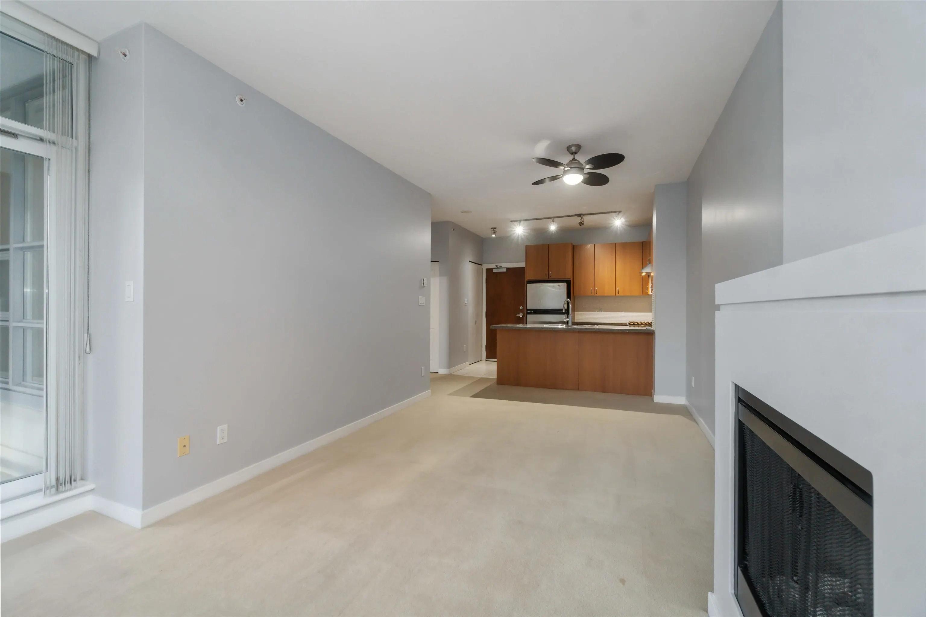 805 9266 University Crescent