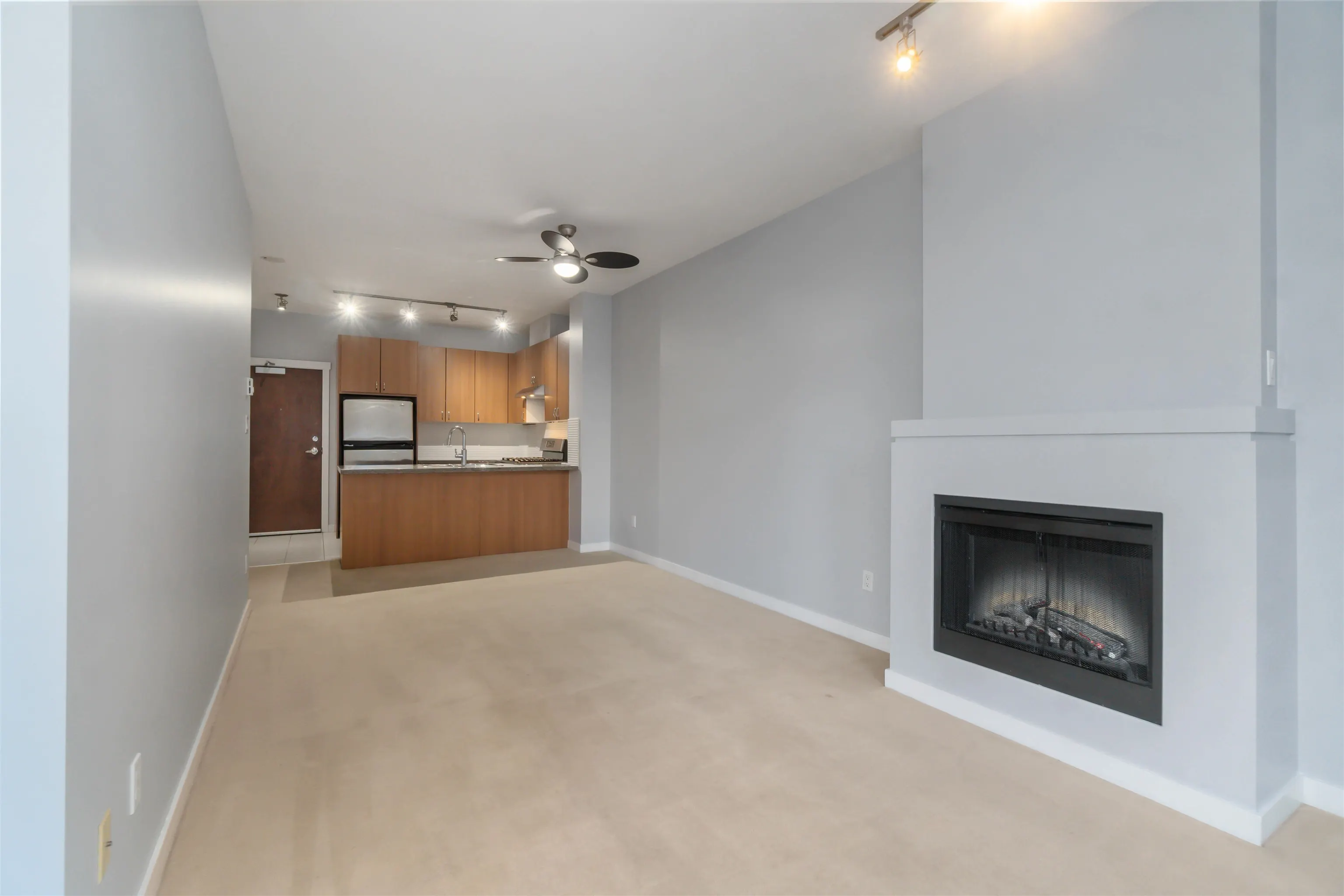 805 9266 University Crescent