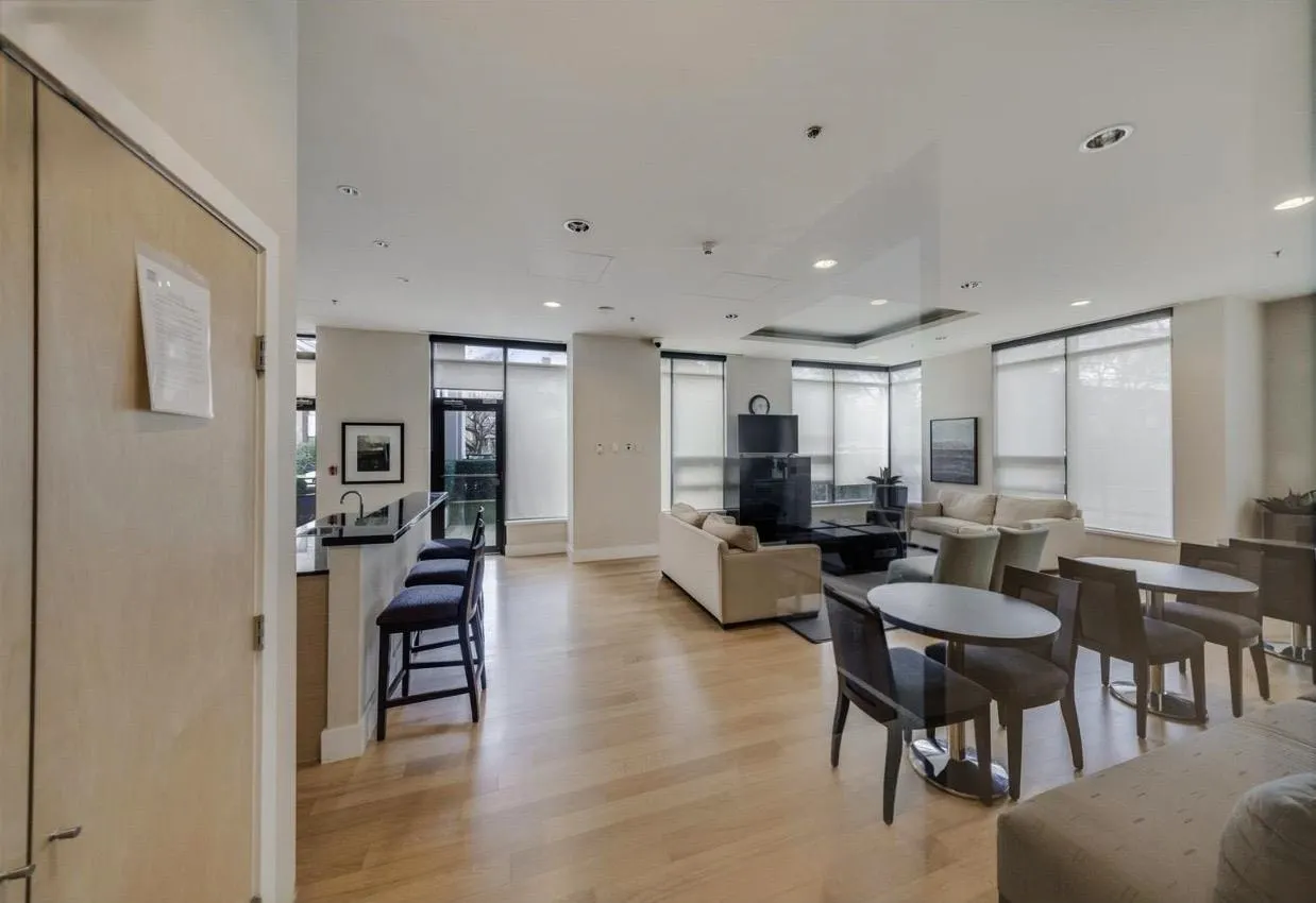 2301 7088 Salisbury Avenue