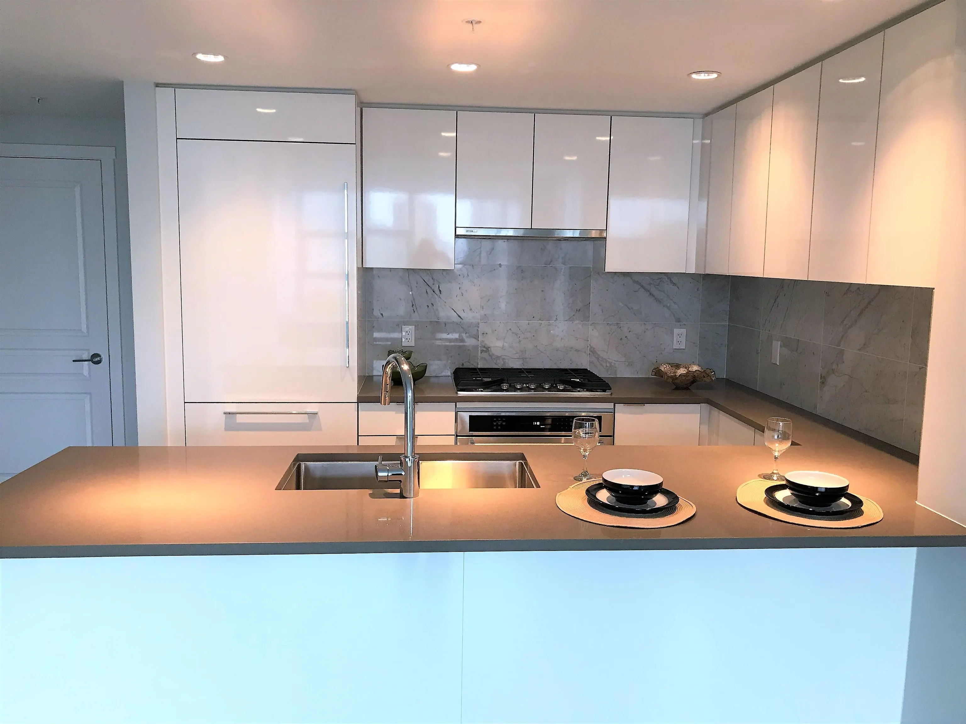 1703 5883 Barker Avenue