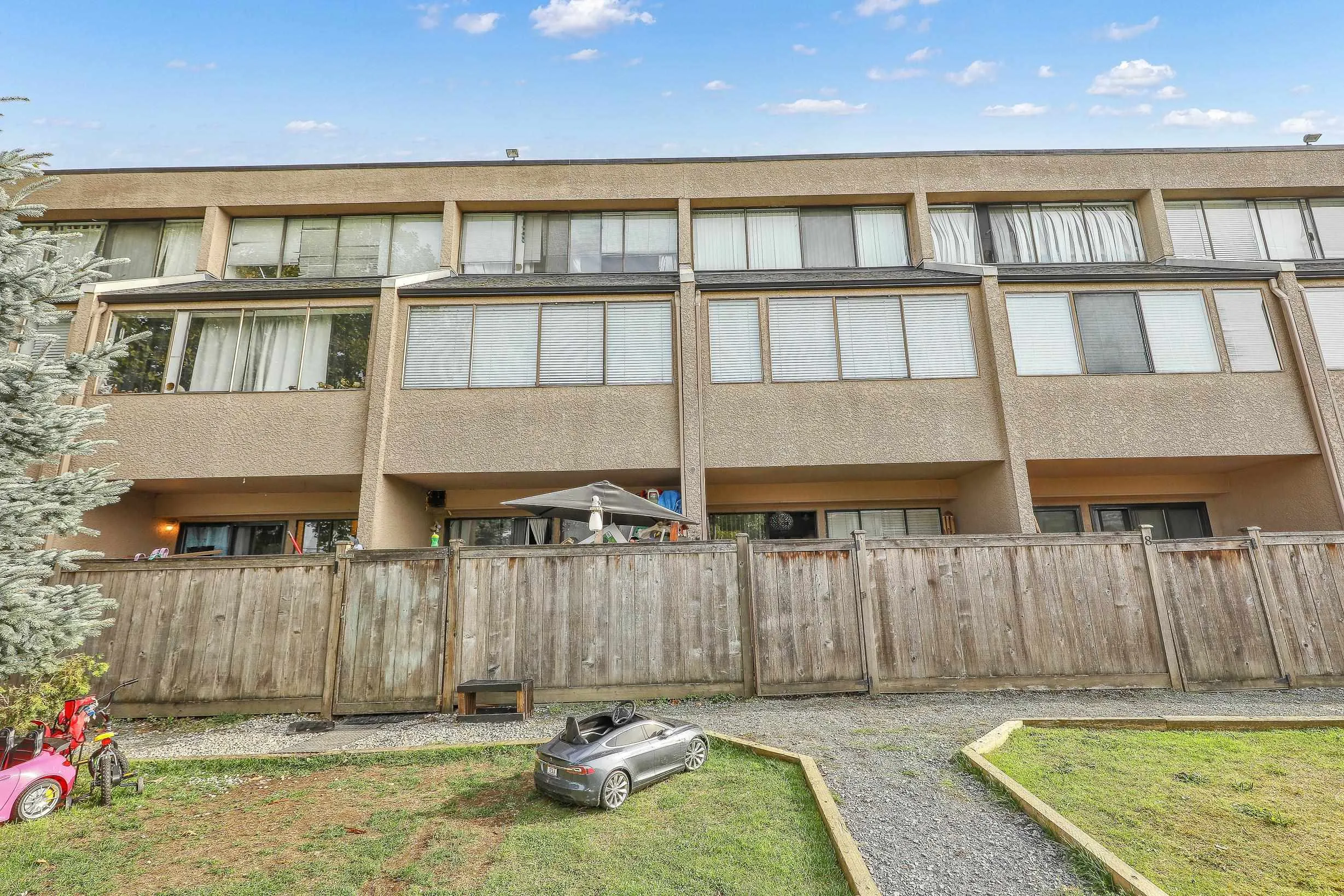 9 17700 60 Avenue