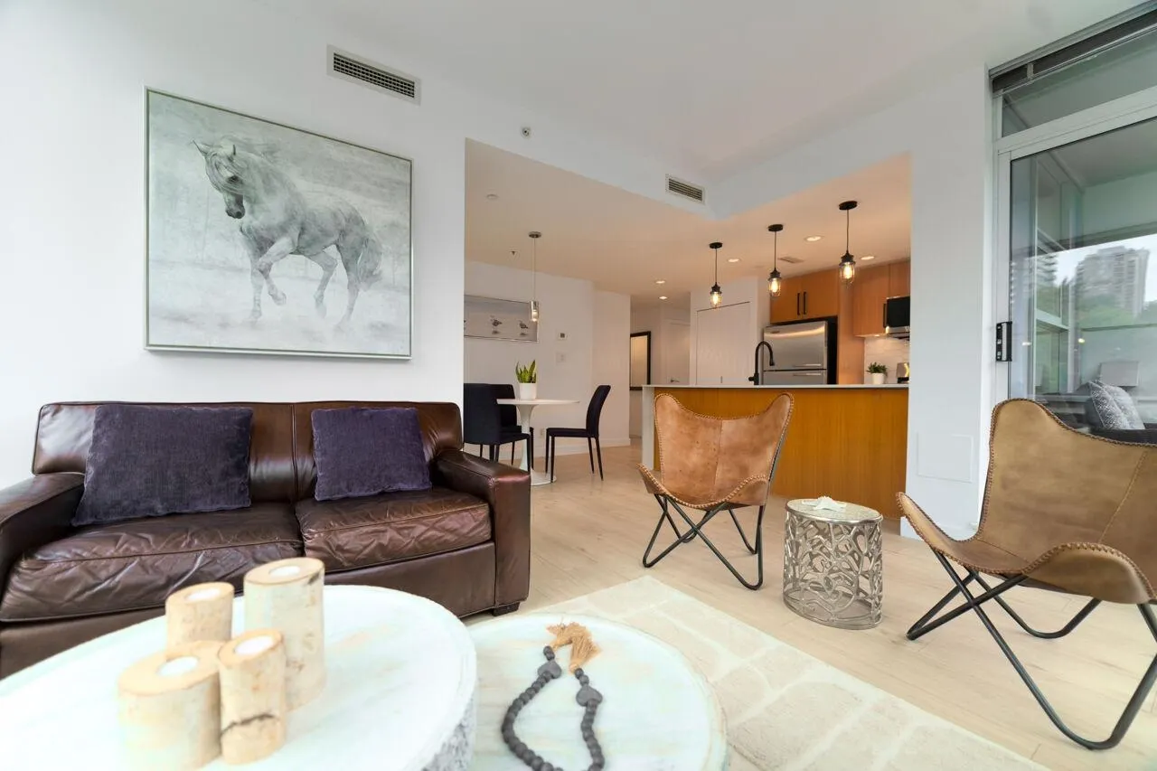 305 638 Beach Crescent