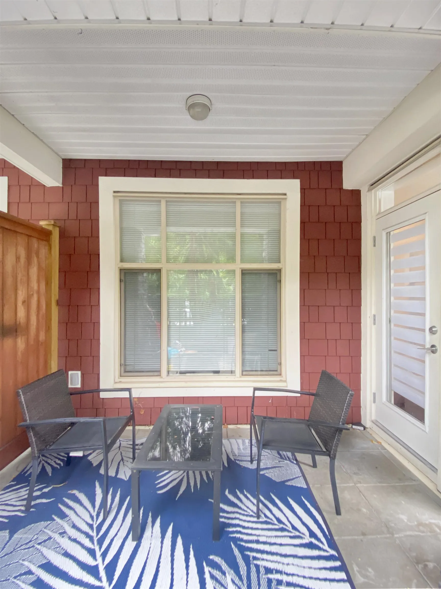 102 2477 Kelly Avenue