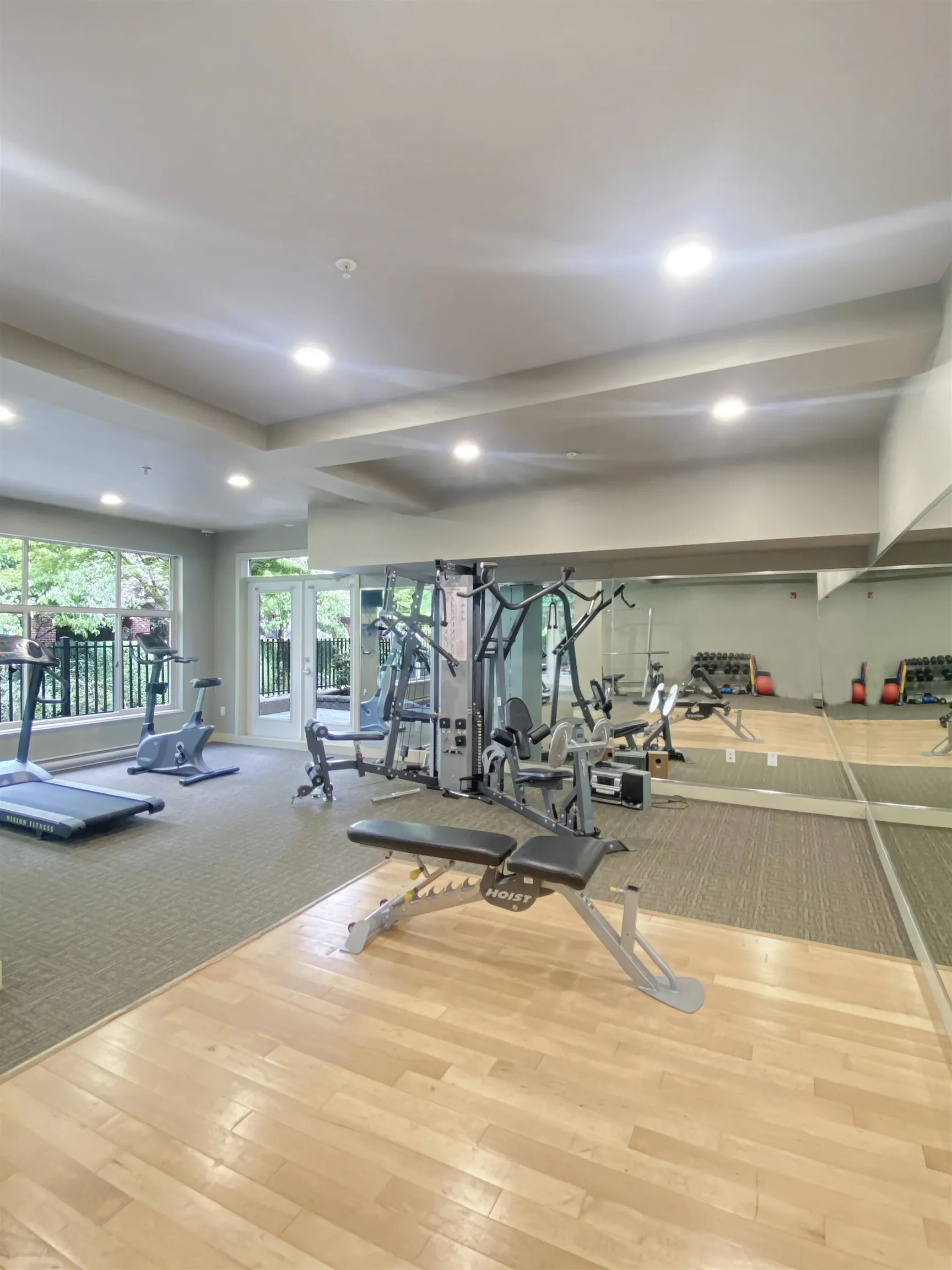 102 2477 Kelly Avenue