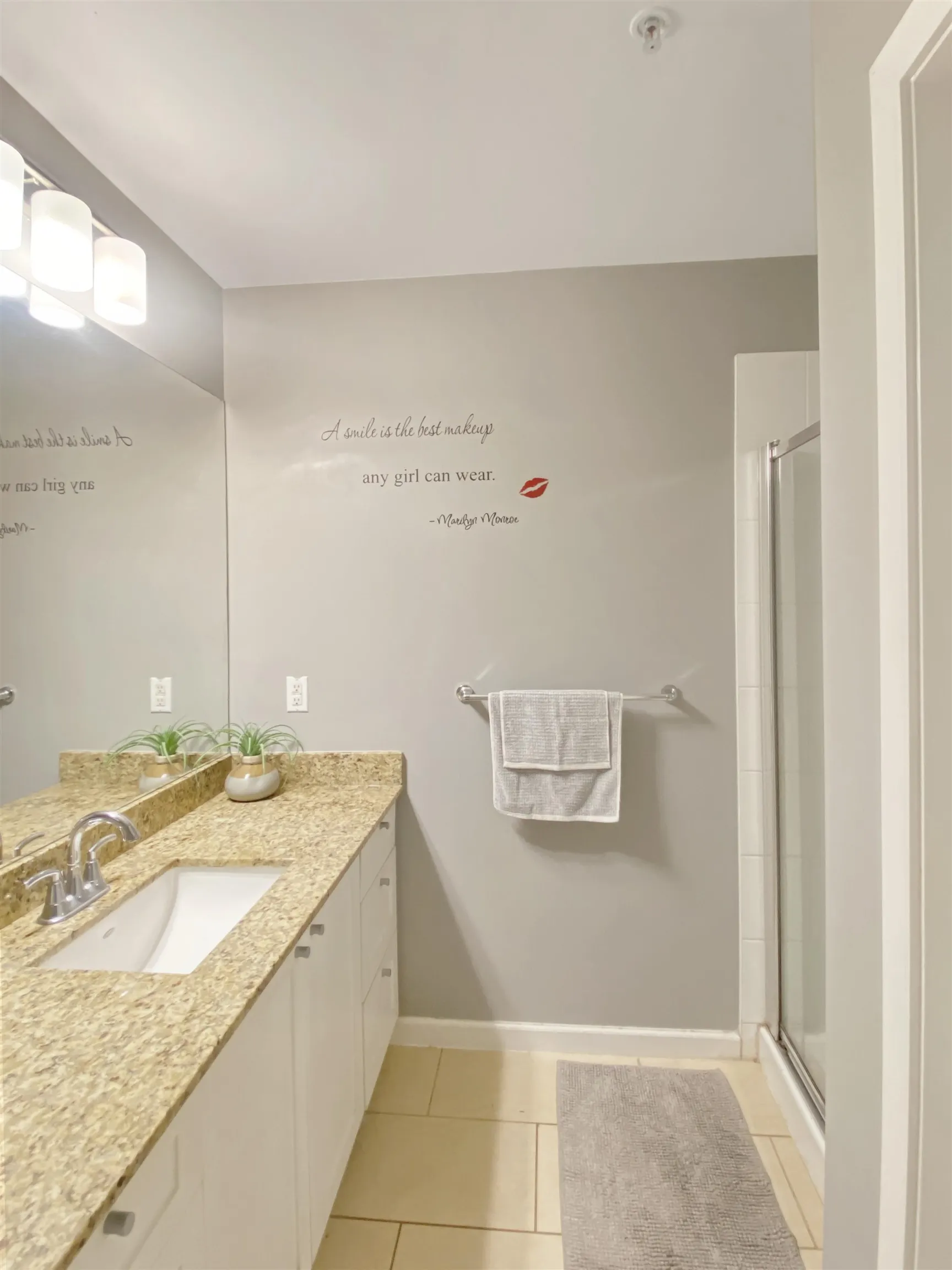 102 2477 Kelly Avenue