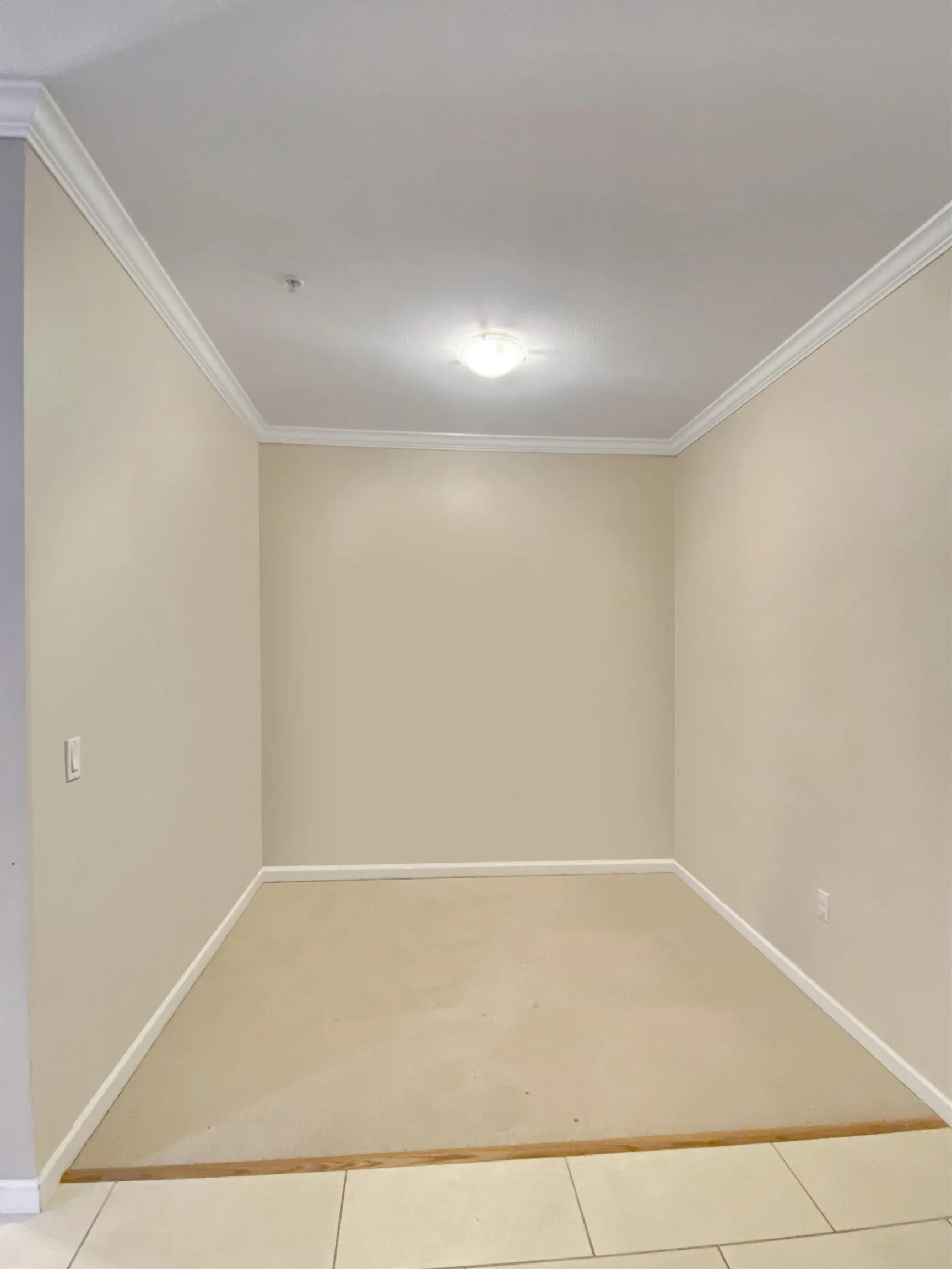 102 2477 Kelly Avenue