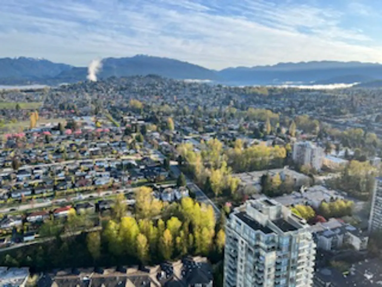 4705 4880 Lougheed Highway