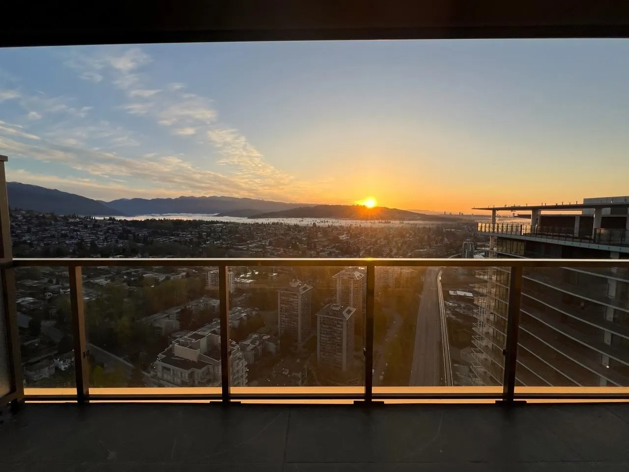 4705 4880 Lougheed Highway