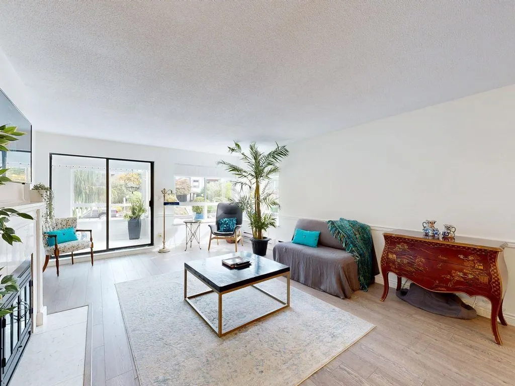 106 1467 Martin Street