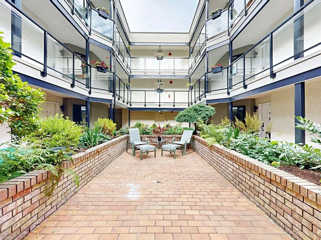 106 1467 Martin Street