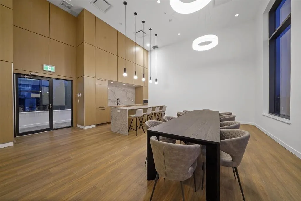 2503 6699 Dunblane Avenue