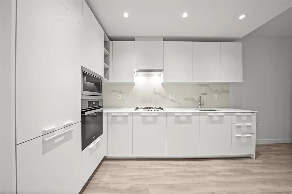 2503 6699 Dunblane Avenue