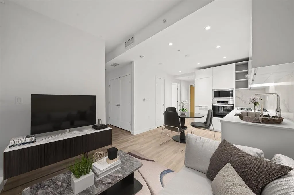 2503 6699 Dunblane Avenue