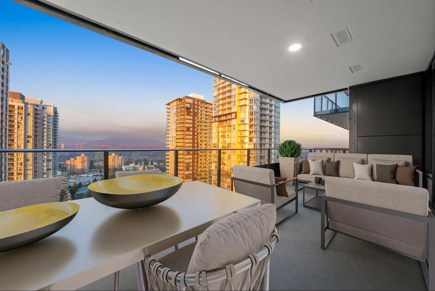 2503 6699 Dunblane Avenue