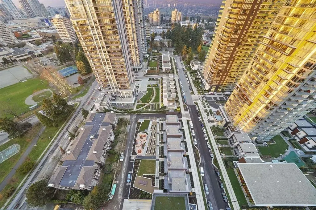 2503 6699 Dunblane Avenue