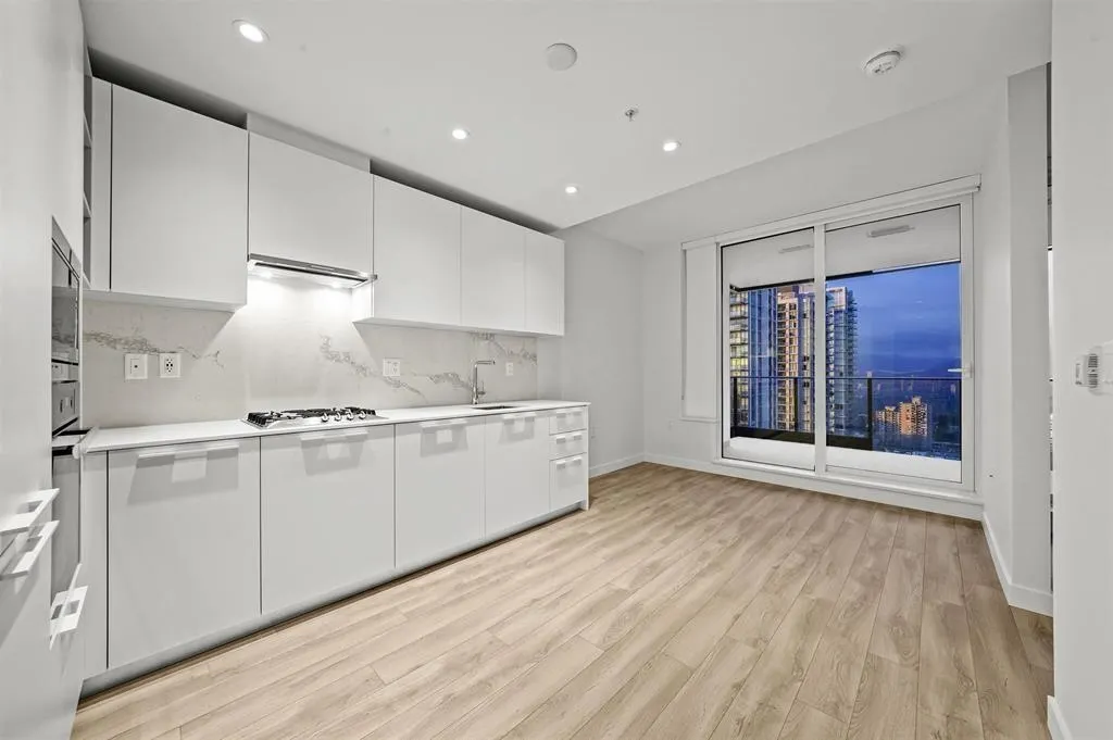 2503 6699 Dunblane Avenue