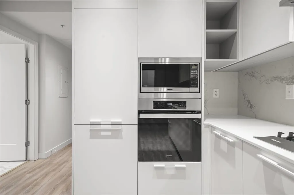 2503 6699 Dunblane Avenue