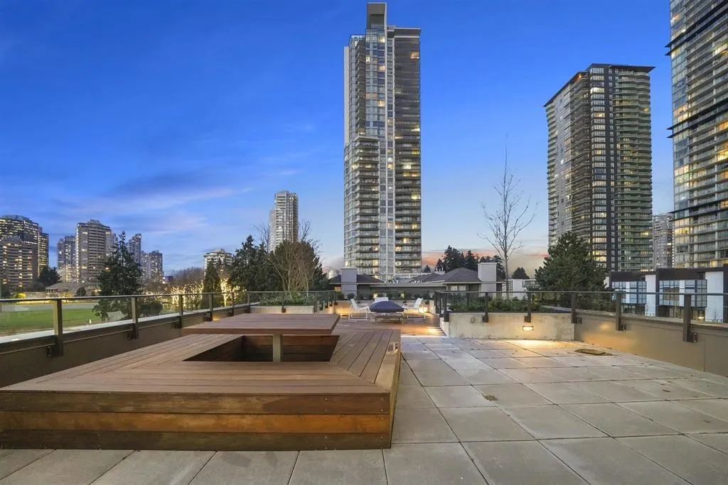 2503 6699 Dunblane Avenue