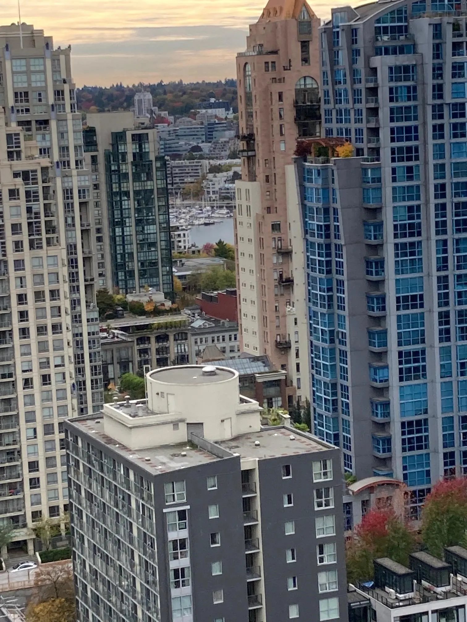 2402 1188 Howe Street