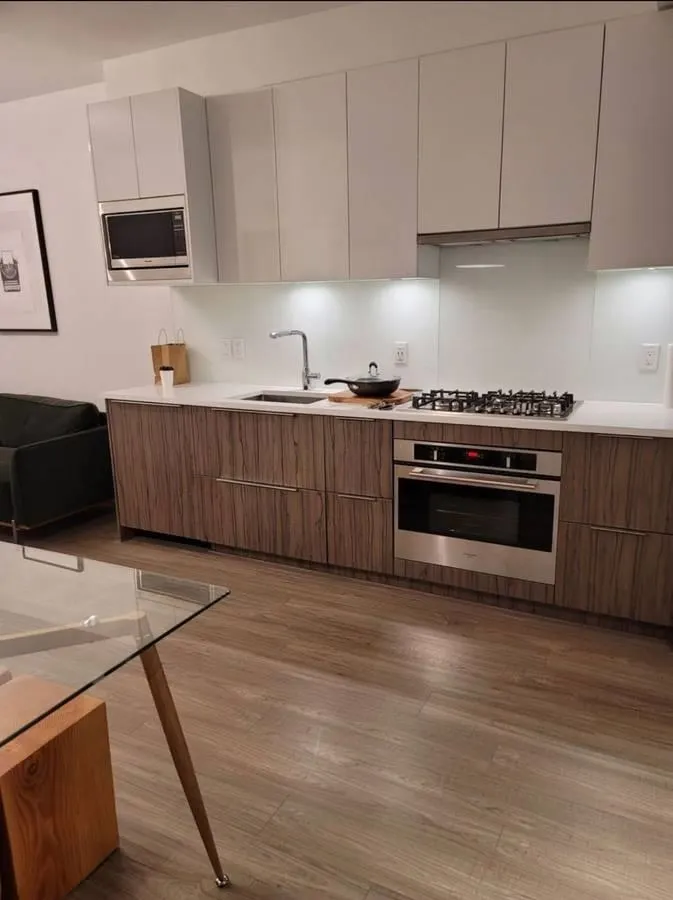 303 379 E Broadway Street