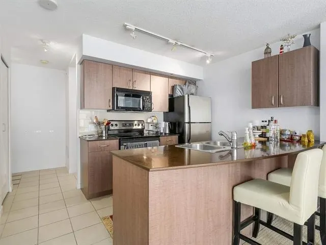 616 610 Granville Street