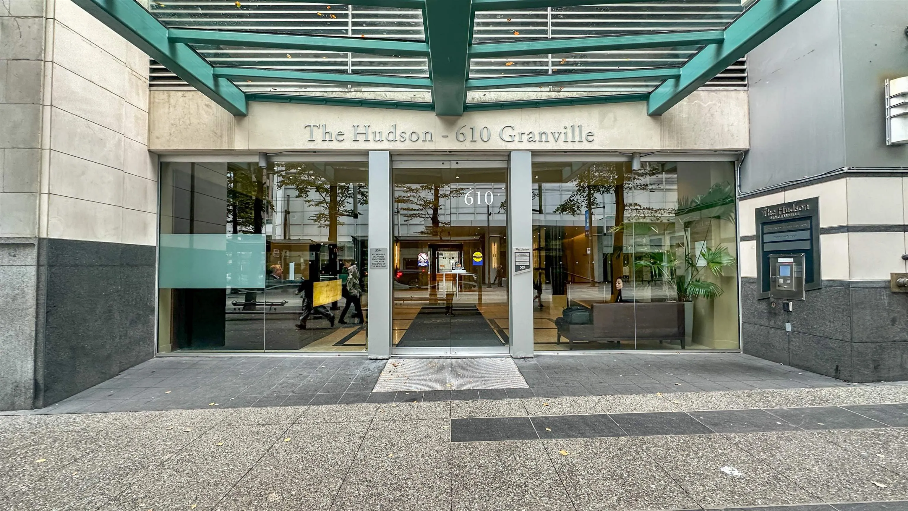 616 610 Granville Street