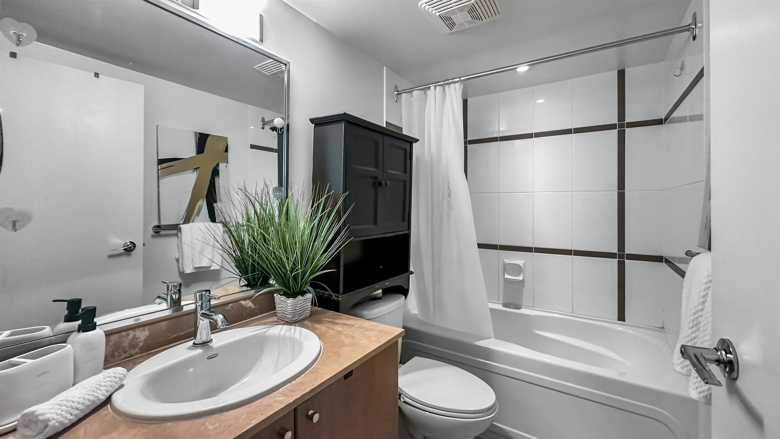 616 610 Granville Street