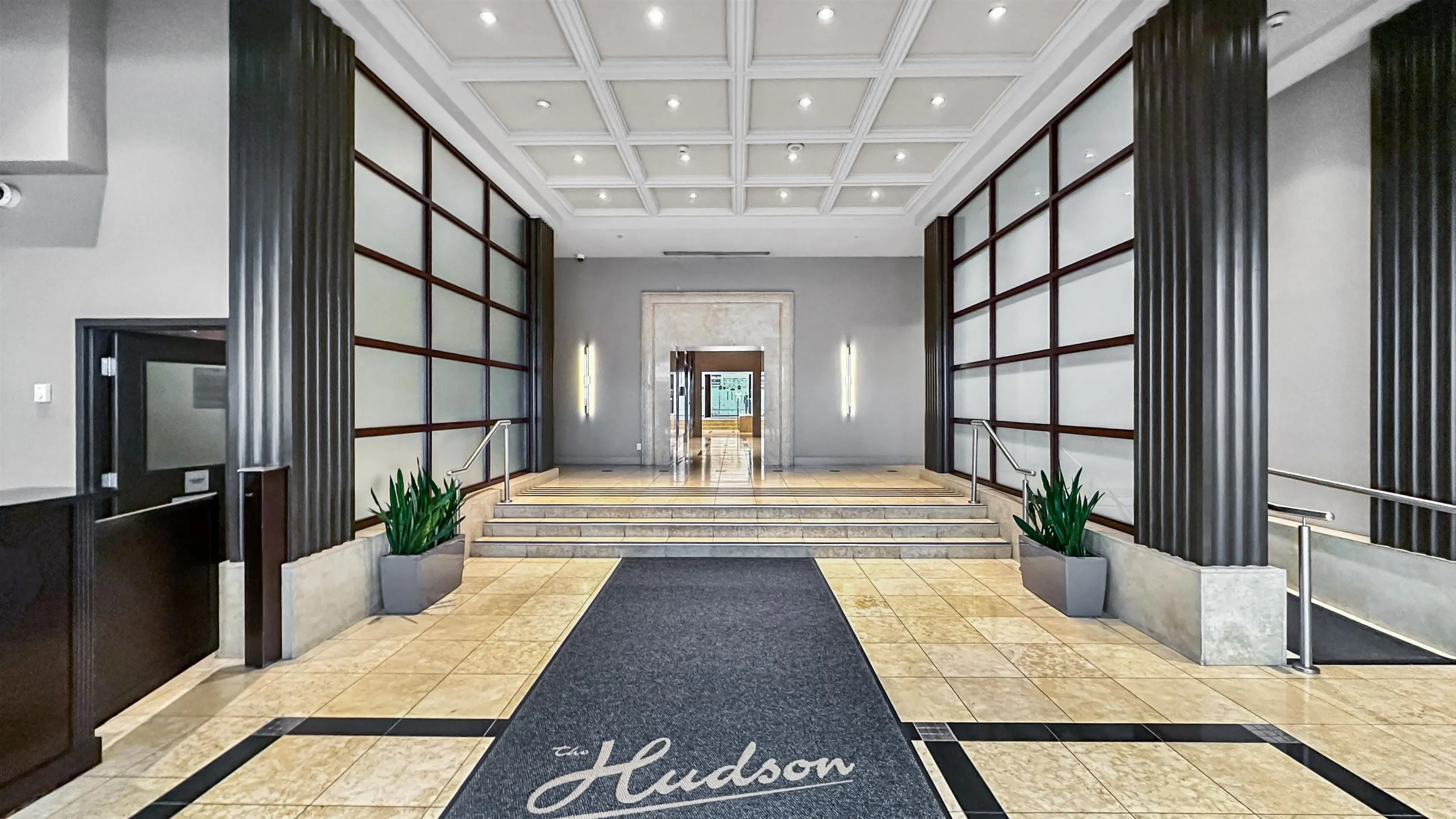 616 610 Granville Street