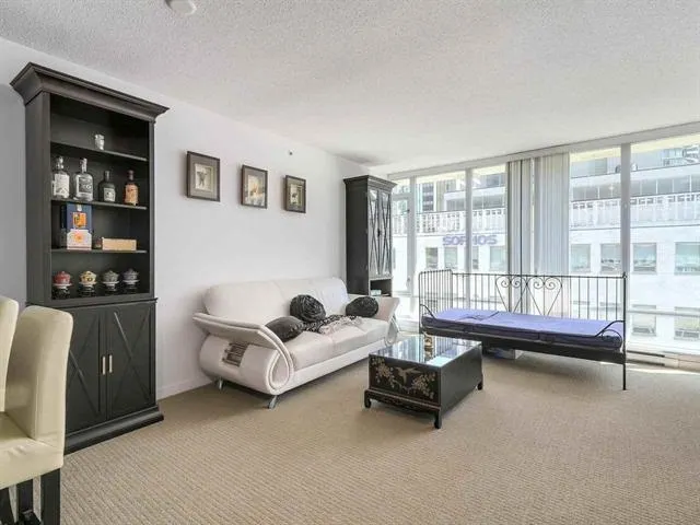 616 610 Granville Street