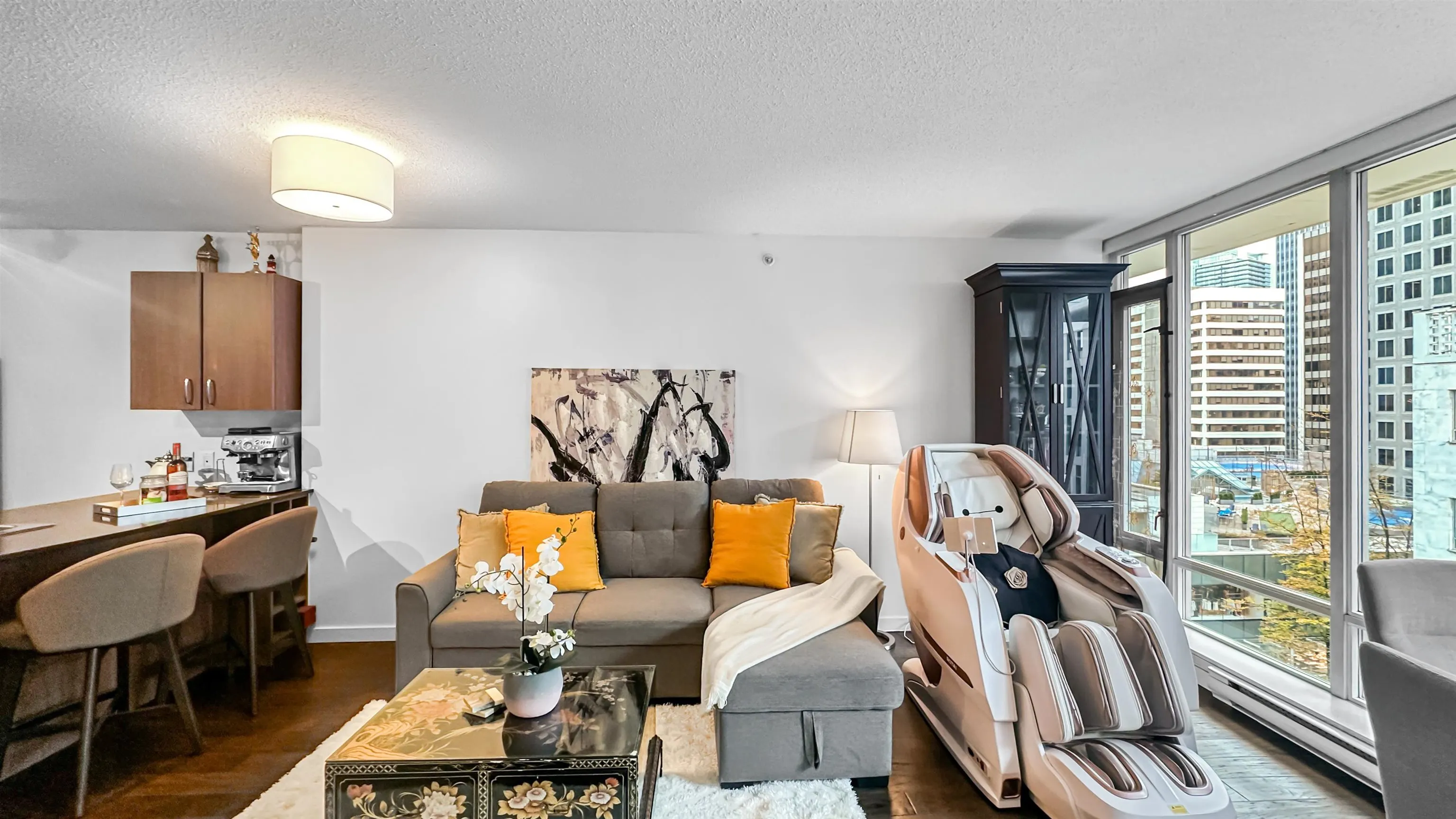 616 610 Granville Street