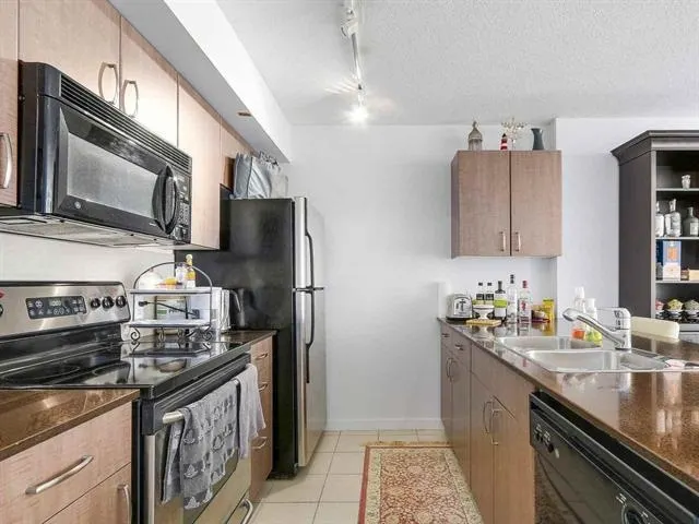 616 610 Granville Street