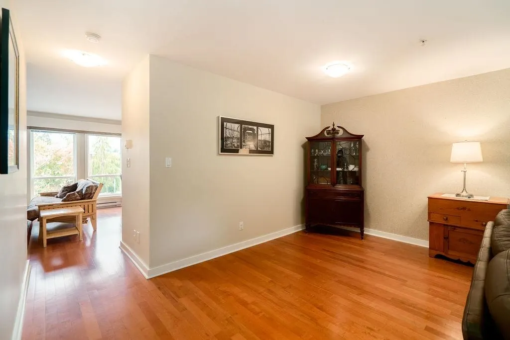 3 1233 Main Street