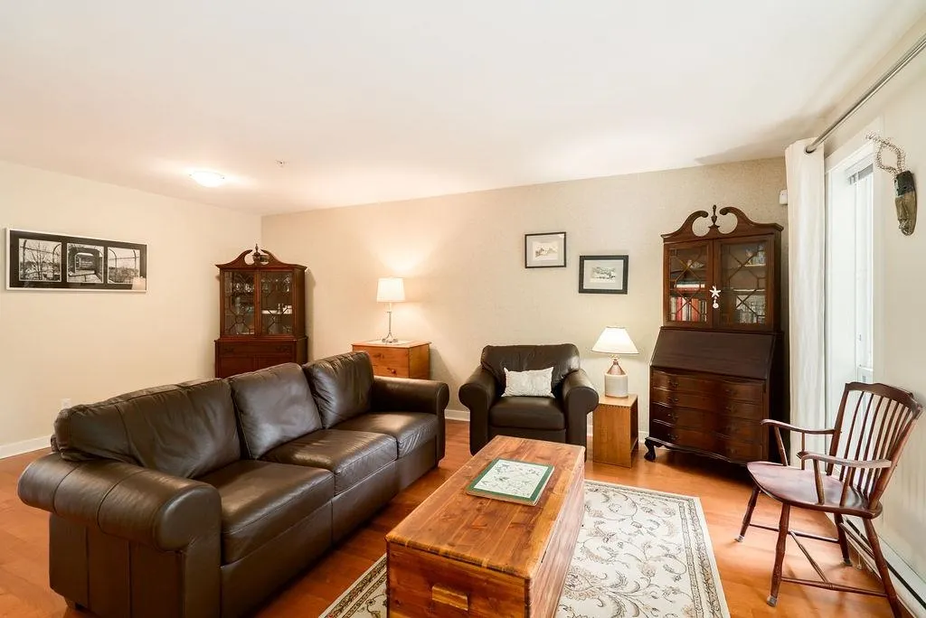 3 1233 Main Street