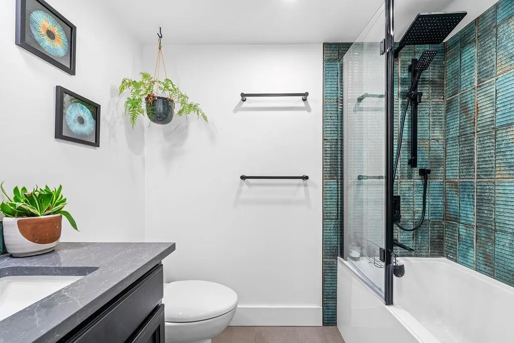 403 2445 W 3rd Avenue