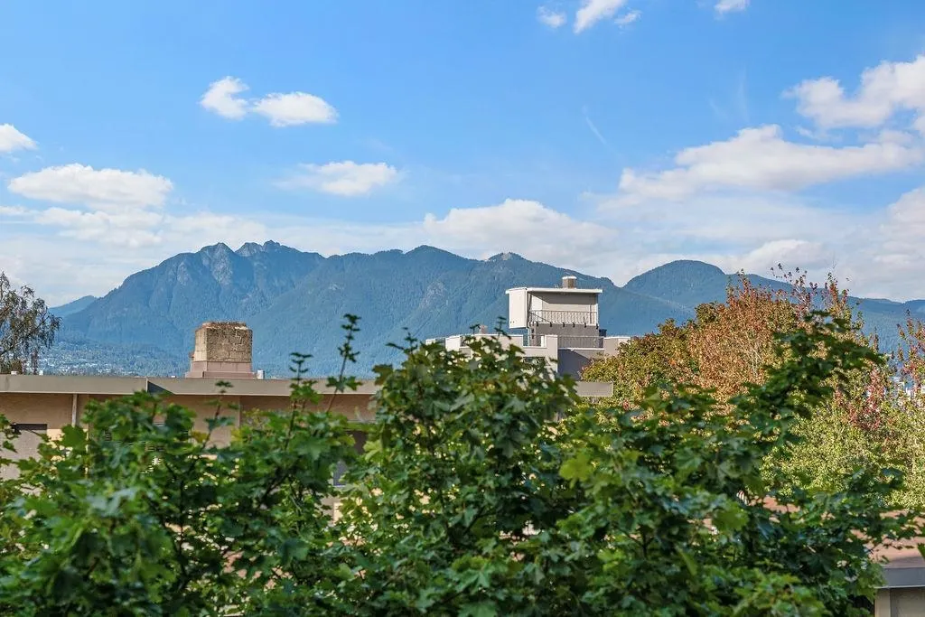 403 2445 W 3rd Avenue