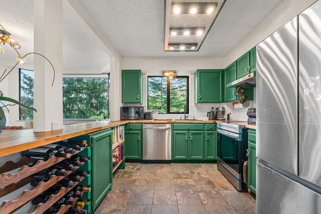 403 2445 W 3rd Avenue