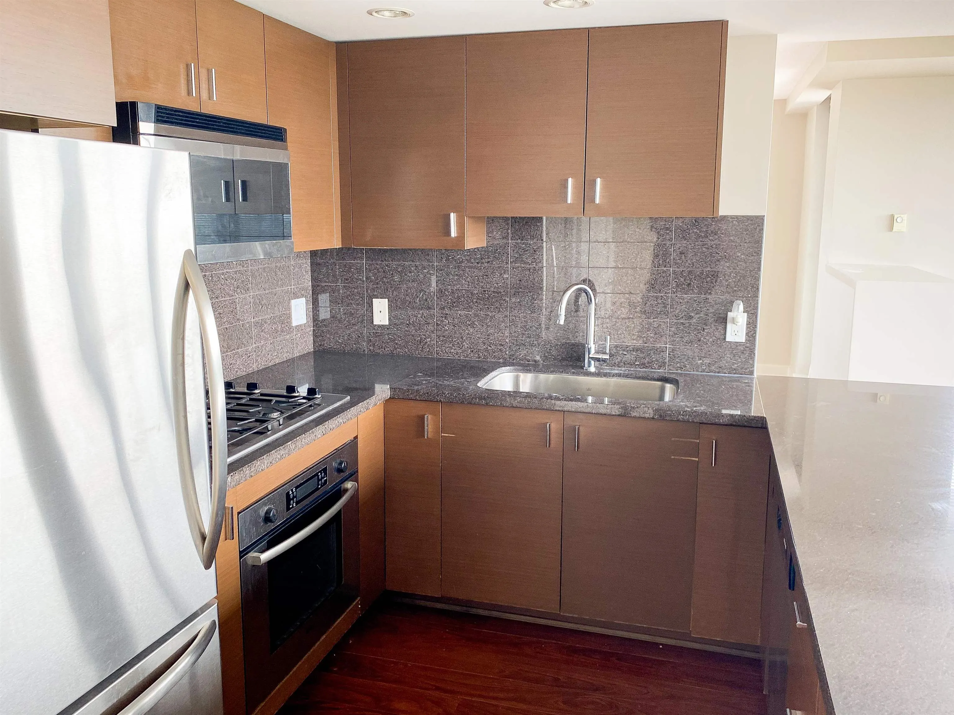 1708 9188 Cook Road