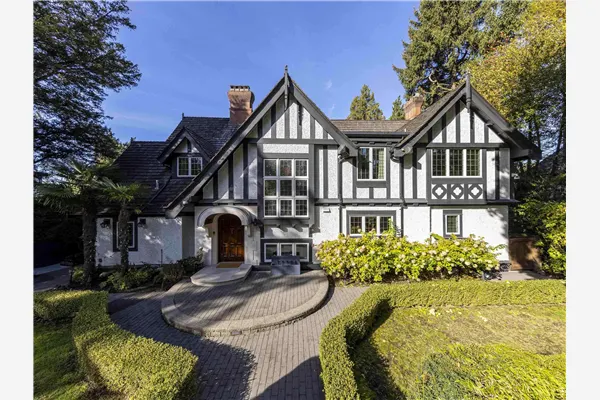 5149 Connaught Drive