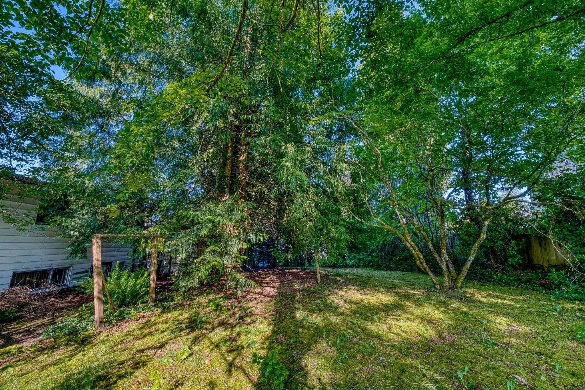 1124 Luxton Square