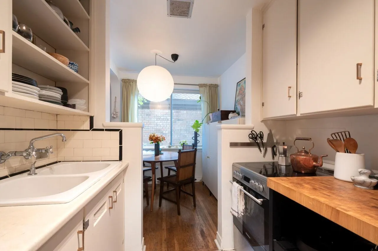 103 985 Jervis Street