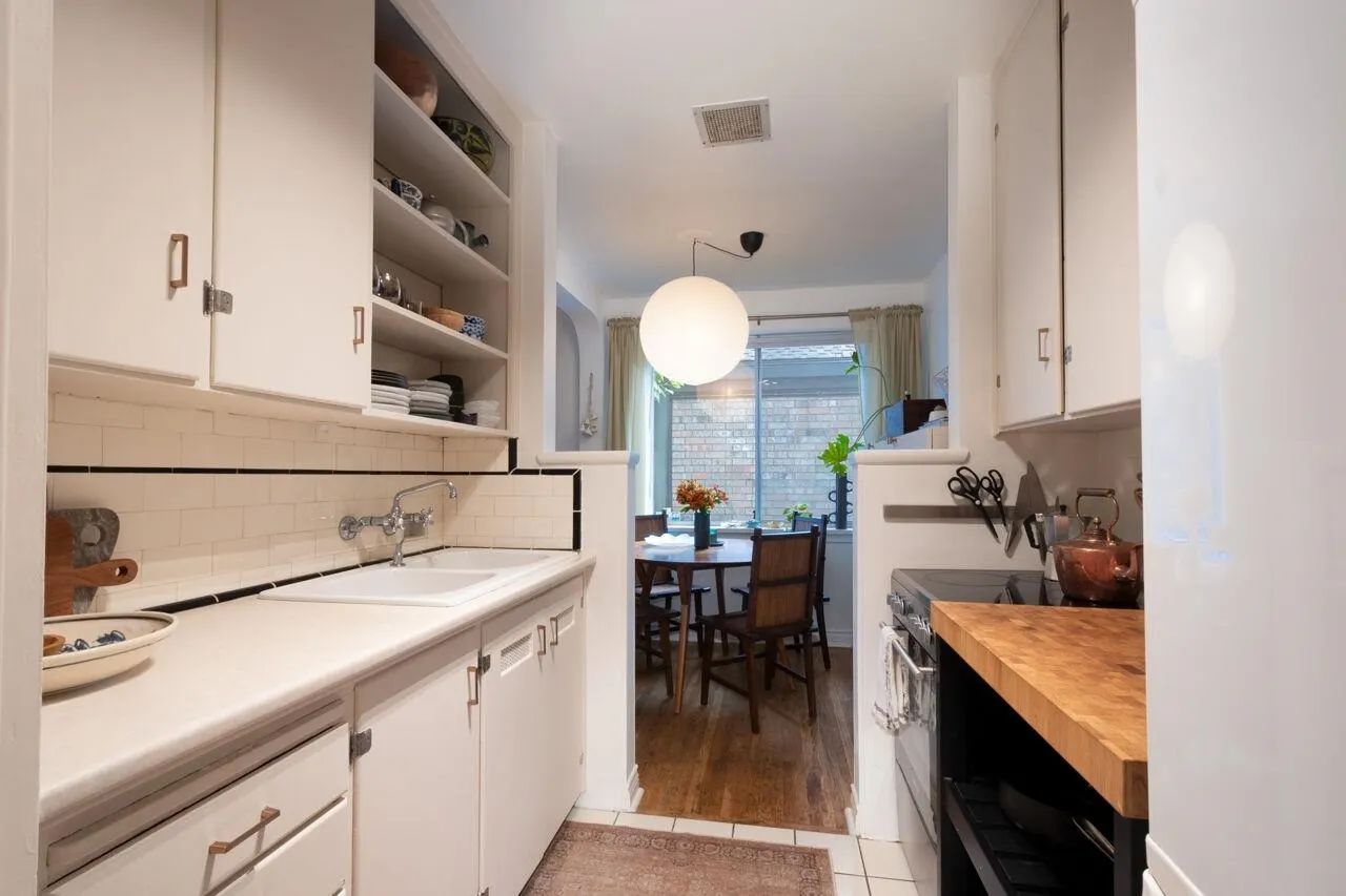 103 985 Jervis Street