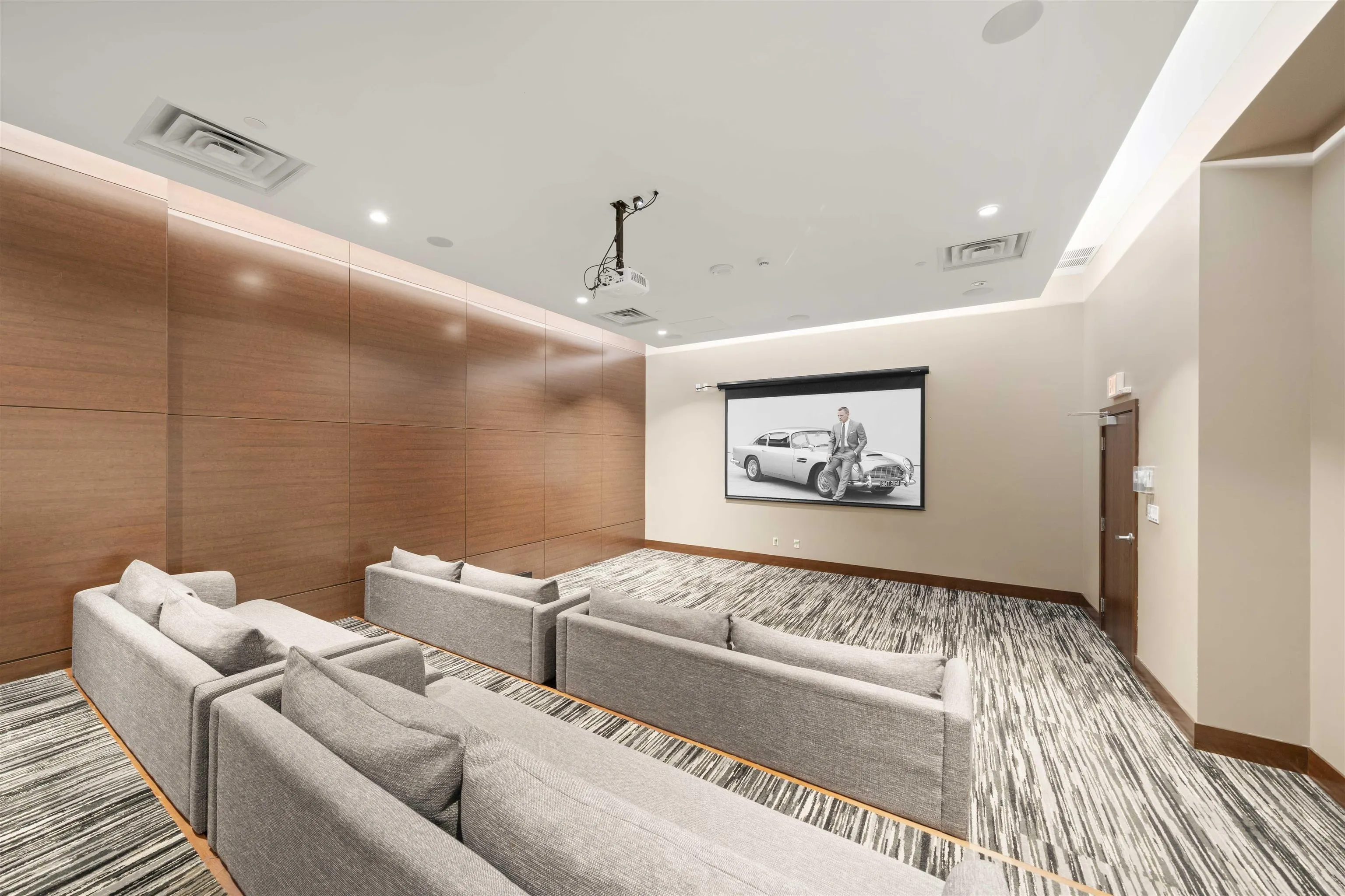 1901 13696 100 Avenue