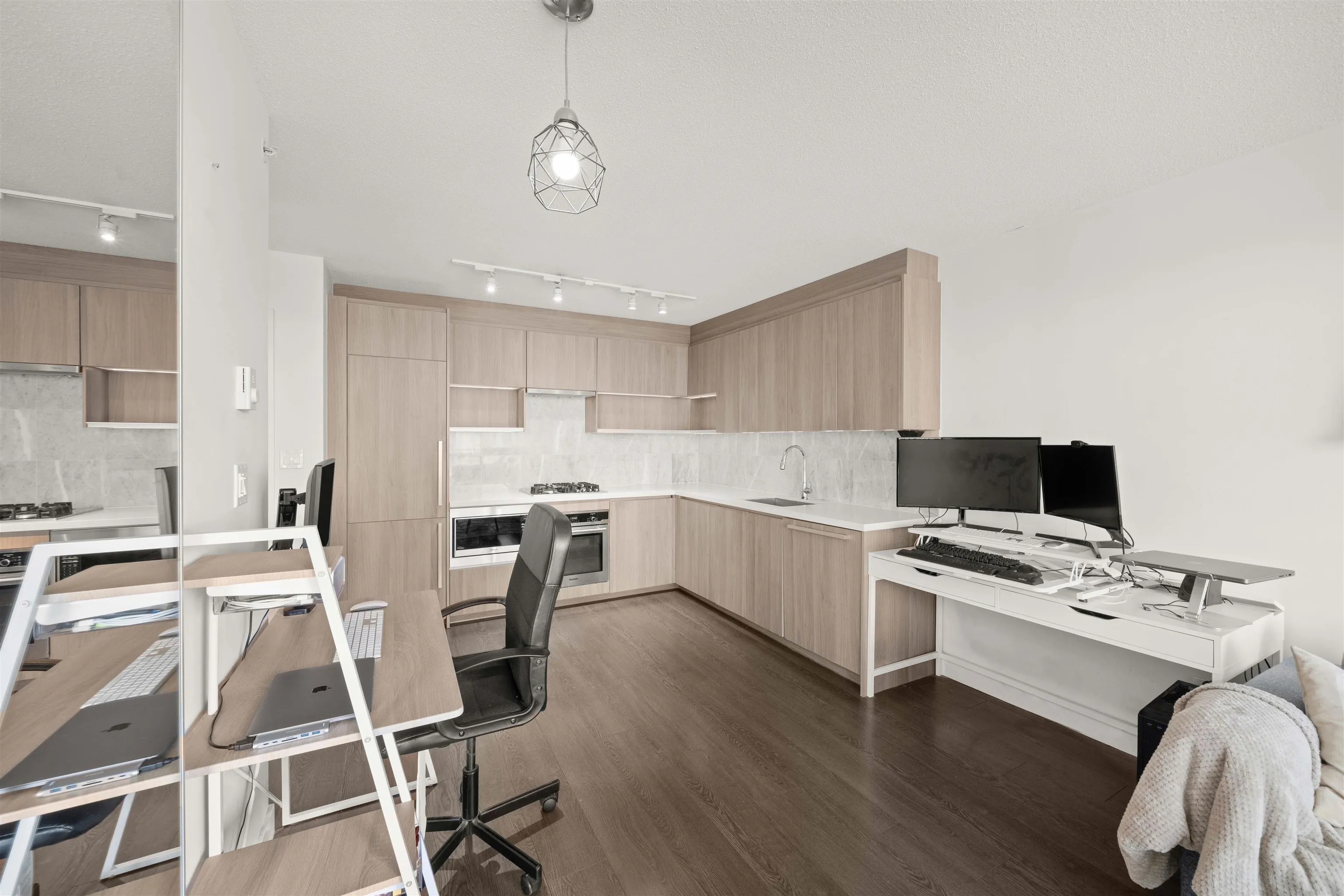 1901 13696 100 Avenue