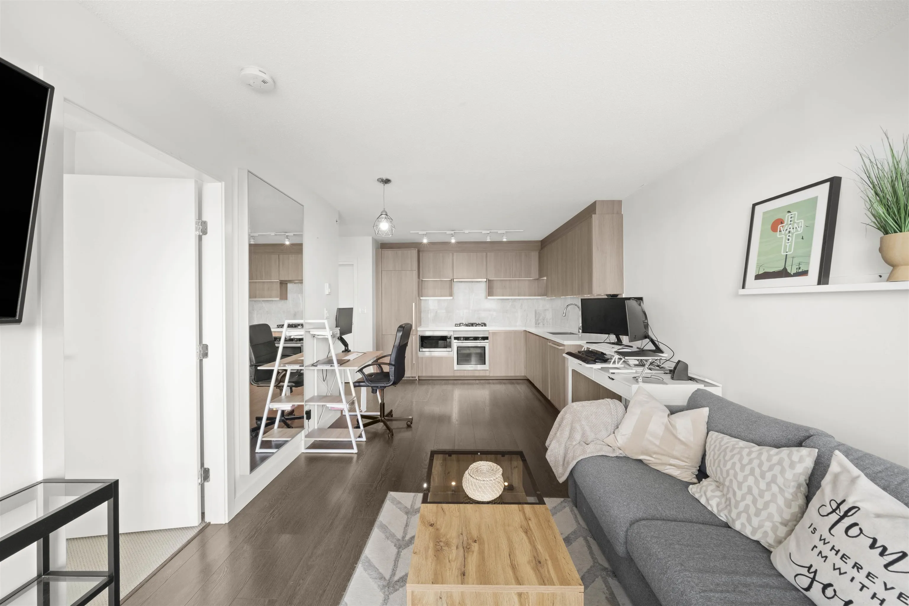 1901 13696 100 Avenue